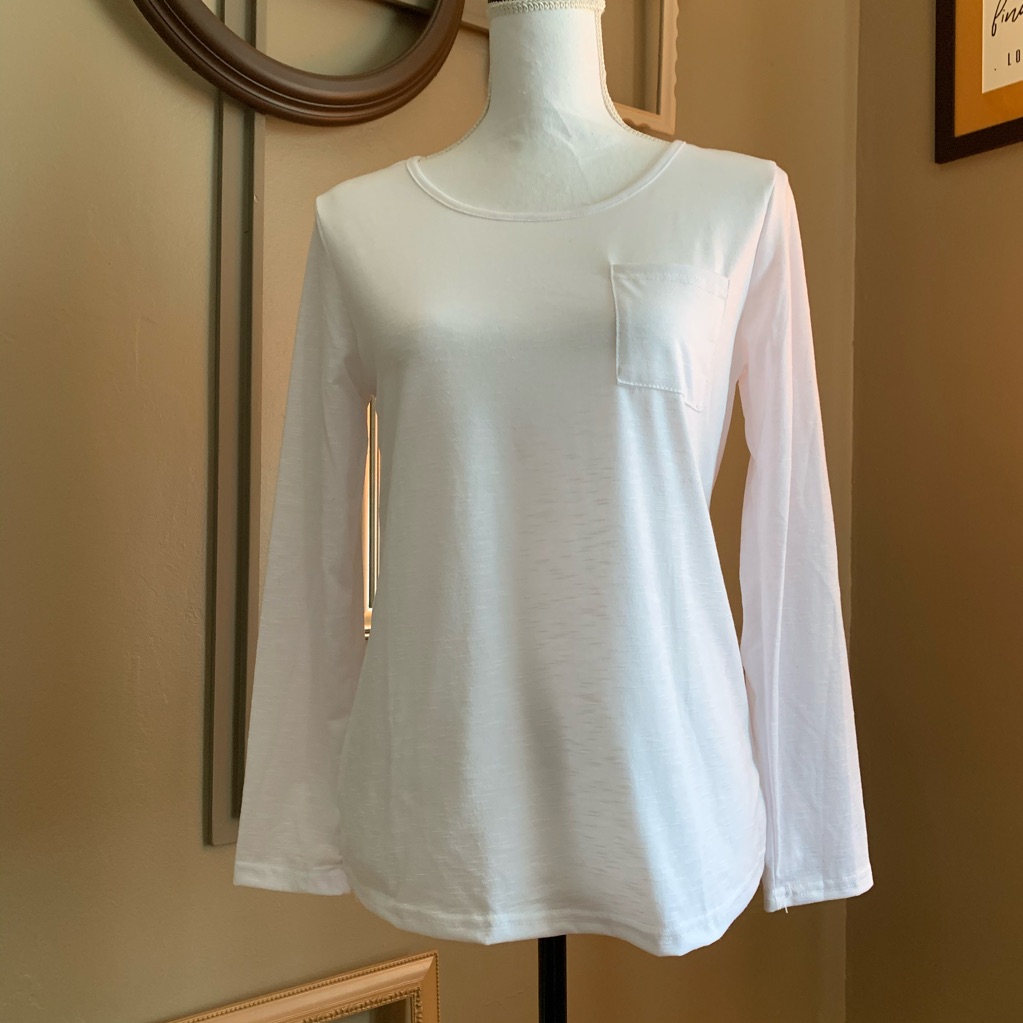 Cute Long Sleeved Top. White. Size M. Nwot.